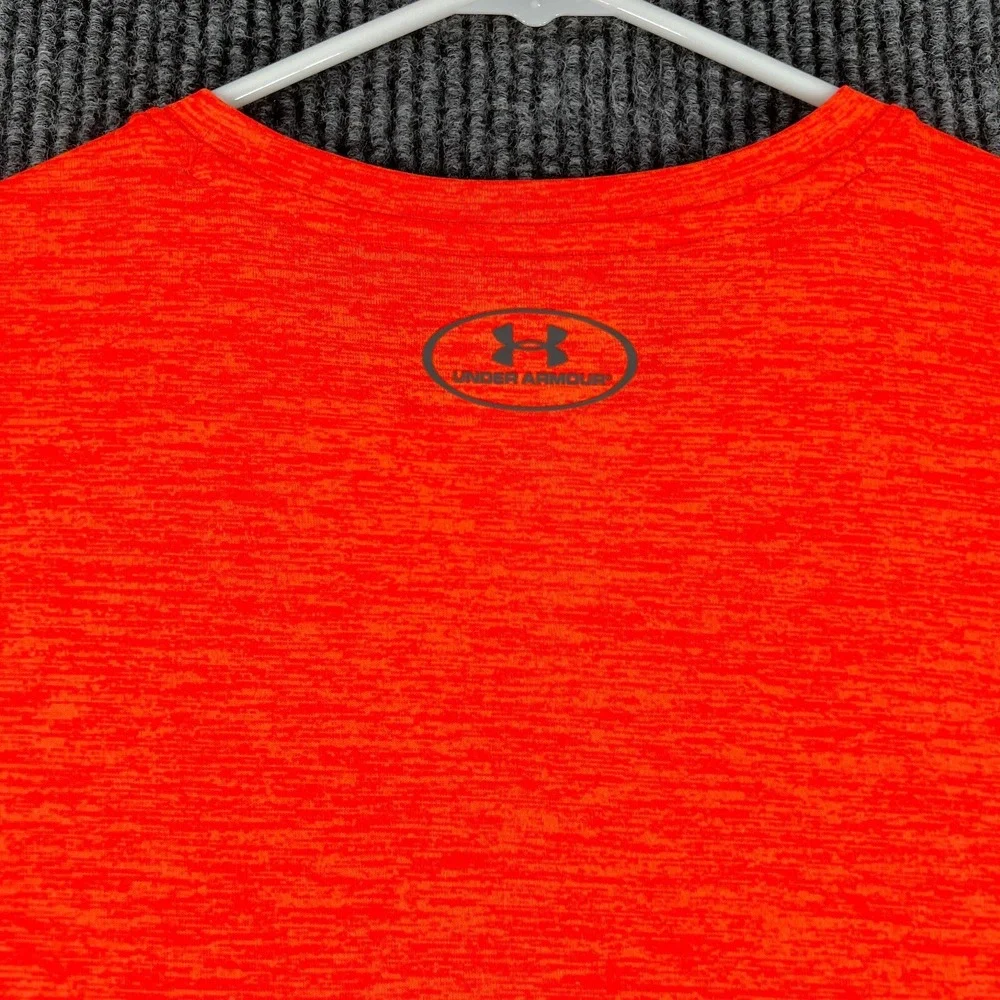 Under Armour Shirt Mens Medium Orange Short Sleeve Loose Fit Heat Gear Active‎